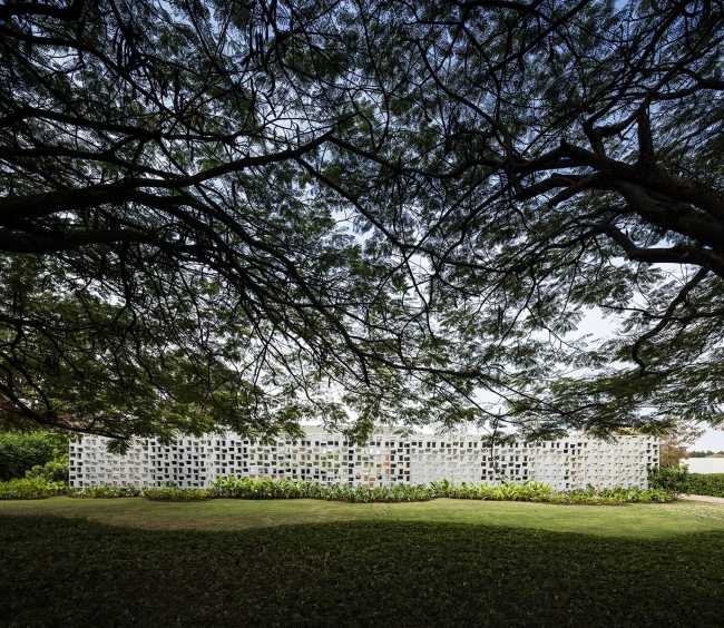 Pared de hormigón perforado